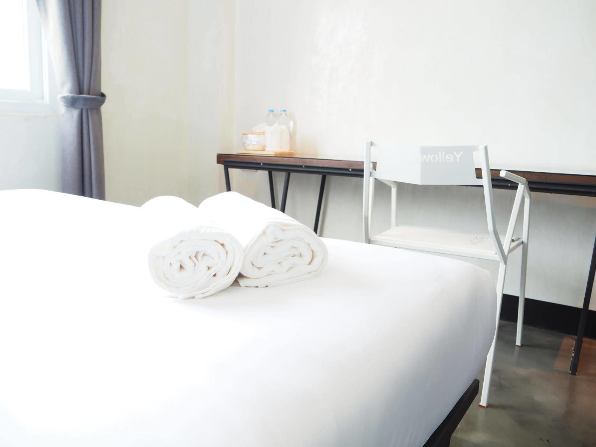 Art-C House Hotell Phuket Exteriör bild
